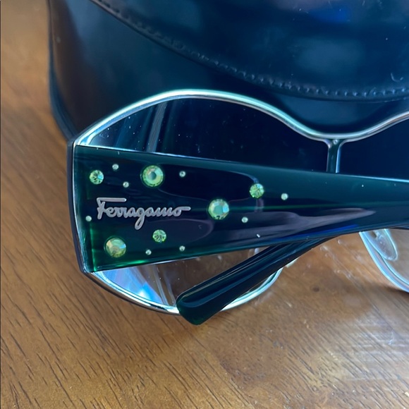 Salvatore Ferragamo Black Women's Sunglasses Glasses - Picture 4 of 5